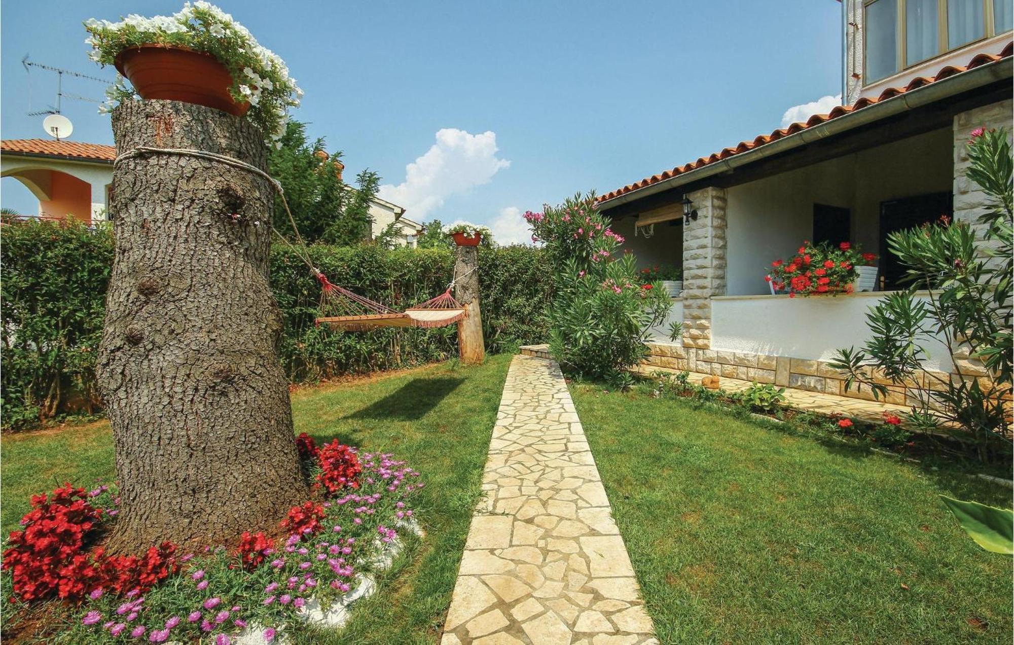 Beautiful Apartment In Porec With Wifi Exterior photo